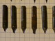 Delcampe - Lot De 37 Plumes Divers Modèles  Dans Une Petite Boite Metallique Warmor - Pens