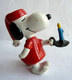 FIGURINE SCHLEICH SNOOPY EN CHEMISE DE NUIT AVEC UN BOUGEOIR PEANUTS - Snoopy