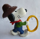 FIGURINE SCHLEICH SNOOPY COWBOY AVEC UN LASSO PEANUTS - Snoopy