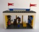 Delcampe - FIGURINE LEGO CITY 7848 CAMION SEMI REMORQUE TOYS R US Légo - Figurines