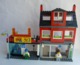 Sur 2 PHOTOS FIGURINE LEGO CITY 7641 STATION DE BUS AUTOBUS ET MAISONS - Figuren