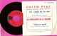 45T SP Edith Piaf Et Les Compagnons De La Chanson Le Noël De La Rue Et Douce Nuit EMI Columbia Pochette Papier Languette - Christmas Carols