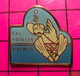 815A Pin's Pins / Beau Et Rare / THEME : SPORTS / PLONGEE SOUS MARINE LES VIEILLES PALMES - Diving