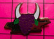 411G Pin's Pins / Beau Et Rare / THEME : SPORTS / TAUROMACHIE CORRIDA FERIA DE NIMES 91 TETE DE VACHE RAISIN NOIR - Feria - Corrida