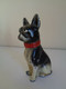 Escultura De Un Perro Boston Terrier Sentado Y Con Un Collar Rojo. Metal Pintado. Estilo Viena. - Metal