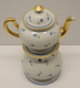 *BELLE TISANIERE THEIERE PORCELAINE LIMOGES S.A. Fleurs Bleues Dorures Vitrine   E - Limoges (FRA)