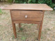 Delcampe - -ANCENNE TABLE De CHANGEUR EN BOIS PIN? TABLE DE BANQUIER Jus De GRENIER   E - Tables & Guéridons