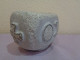 Delcampe - Escultura. Capitel De Piedra Caliza. Con Símbolos En Relieve. (2 Cruces Y El Ciclo Lunar). - Stein & Marmor