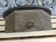 Delcampe - Ancienne Pendule Oeil De Boeuf Cadran & Chiffres Émaillés Décor Frise Grecque - Clocks