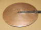 Delcampe - -ANCIEN COUVERCLE DE CASSEROLE XIXe CUIVRE POIGNEE Fer DECO CUISINE  E - Cuivres