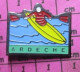 918A Pin's Pins / Beau Et Rare / THEME : SPORTS / CANOE KAYAK RIVIERE ARDECHE - Canoeing, Kayak