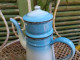 Delcampe - Ancienne Petite Cafetière Émaillée Bleu Dégradé (Petit Modèle) - Autres & Non Classés