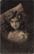 ENFANTS - Portraits -  Une Petite Fille Avec Les Cheveux Ondulés - Carte Postale Ancienne - Ritratti