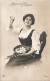 FÊTES ET VOEUX - Joyeuses Pâques - Une Femme Avec Des Oeufs  - Carte Postale Ancienne - Pâques