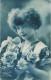 ENFANTS - Petite Fille Et Un Bouquet De Fleurs - Carte Postale Ancienne - Portretten