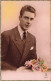 FANTAISIES - Un Homme Tenant Un Bouquet De Fleurs - Colorisé - Carte Postale Ancienne - Men