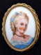 BIJOUX - Broche En Porcelaine De Limoges - Signée Au Dos - Portrait Coloré D'une Jeune Femme - Broches