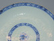 -BELLE ASSIETTE CREUSE PORCELAINE CHINE BLANC/BLEU Avec Cheveux & 1 éclat ASIE    E - Altri & Non Classificati