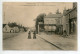 61 LE MELE Sur SARTHE Un Coin Du Marché Rue St Aubin Anim 1905 écrite Timb    D10 2022 - Le Mêle-sur-Sarthe