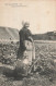 FOLKLORE - Costumes - Type Du Centre - Paysanne Berrichonne - Carte Postale Ancienne - Trachten