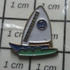 410b Pin's Pins / Beau Et Rare / BATEAUX / VOILe VOILIER PENTHIeVRE - Boten