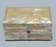 - JOLIE PETITE BOITE MARQUETERIE DE NACRE SOUVENIR De CHERBOURG COLLECTION   E - Boxes