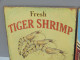 Delcampe - - 2 PLAQUES METAL DECORATIVES XXe HAMBURGERS & FRESH TIGER SHRIMP Déco Murs    E - Affiches