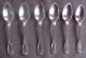 6 Petites Cuillères En Métal Argenté, Motif Filet, Art Nouveau, Voir Et Vérifier Les Poinçons. Pas De Certificats. - Spoons