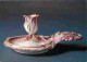 Art - Bougeoir En Fornne De Fleur, Décor Rose - Porcelaine Tendre De Vincennes, 1753 - Musée National De Céramique De Sè - Objets D'art