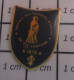 1215B  Pin's Pins / Beau Et Rare / ASSOCIATIONS / AMICALE DES OUVRIERS MINEURS DE STE FONTAINE - Associations