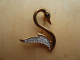 Broc-056 Broche Ancienne Cygne En Cuivre De 33mm/30mm Serti De Brillants Oeil Avec Brillant Noir - Other & Unclassified