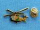 1 PIN'S /  ** HÉLICOPTÈRE " AS332 SUPER PUMA " ALAT / CAMOUFLAGE EUROPE NOIR-VERT-TERRE ** . (J.Y. Ségalen Collection) - Militaria