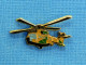 1 PIN'S /  ** HÉLICOPTÈRE " AS332 SUPER PUMA " ALAT / CAMOUFLAGE EUROPE NOIR-VERT-TERRE ** . (J.Y. Ségalen Collection) - Militaria