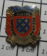 3617 Pin's Pins / Beau Et Rare / POMPIERS / SAPEURS POMPIERS DE LA SARTHE BLASON ECUSSON ARMOIRIES - Pompiers