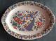 Grand Plat Ovale En Faïence, Richement Décoré Avec Paon, Oiseaux Et Fleurs. Très Bon état. Dimensions 48cm X 35cm. - Dishes