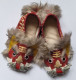 PAIRE DE CHAUSSONS POUR ENFANT - CHINE - ANIMAL - TIGRE ? - SOIE, POIL Et CUIR - 115 Mm - XX° -NON UTILISE - Sonstige & Ohne Zuordnung