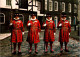 7-5-2024 (4 Z 28) UK - Tower Of  London (Yeoman Guard) - Uniformes