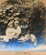 Photo Stéréoscopique (22) 7,6 X 8,1 Cm Collée Sur Carton Fort 17,8 X 8,8 Cm Enfants Amoureux Sur Un Banc Surveillés Par* - Stereoscopic