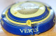 Capsule Champagne VERTUS Série Coop La Goutte D'or, Goutte Pâle Verdâtre, Goutte Aux Point Cardinaux Contour Bleu Nr 01b - La Goutte D'Or