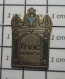 1818c Pin's Pins / Beau Et Rare / MARQUES / MAGASIN FNAC NANCY GRILLE FER FORGE PLACE STANISLAS - Trademarks