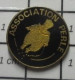 912c Pin's Pins / Beau Et Rare / ASSOCIATIONS / ASSOCIATION PERLE Ne La Lachez Pas ! - Associations