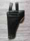 UN HOLSTER DE CEINTURE - Equipment