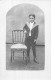 PHOTO-CPA . Jeune Garçon à La Chaise - Non Classés