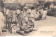 CPA ±1910 MADAGASCAR . TANANARIVE . MARCHANDS DE POTERIE INDIGÈNE - COUADOU PHOT. TOULON N°78 - Madagaskar