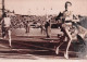 ATHLETISME 08/1959 A OSLO VICTOIRE DE MICHEL JAZY SUR 1500 METRES PHOTO 18 X 13 CM - Sport