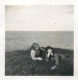 Places & Anonymous Persons Souvenir Photo Social History Format Ca. 6 X 9 Cm Friends Seaside - Anonyme Personen