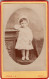 Photo CDV D'une Petite  Fille  élégante Posant Dans Un Studio Photo A Brive - Alte (vor 1900)