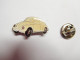 Beau Pin's , Auto VW Volkswagen Coccinelle , Blanche Sur Fond Argent Quadrillé, Phares Blancs ,  Dimensions : 15X25 Mm - Volkswagen