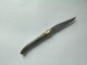 Delcampe - Ancien Couteau Pliant Laguiole Signé R. David Manche En Corne Métal Décoré Vintage ( Bazarcollect28 ) - Messer