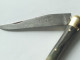 Delcampe - Ancien Couteau Pliant Laguiole Signé R. David Manche En Corne Métal Décoré Vintage ( Bazarcollect28 ) - Messer